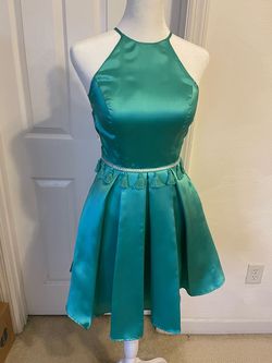 B. Darlin Green Size 2 Euphoria Homecoming Free Shipping Cocktail Dress on Queenly