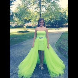 Sherri Hill Green Size 2 50 Off Train Dress on Queenly