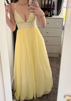 Windsor Yellow Size 4 Prom Floor Length Ball gown on Queenly