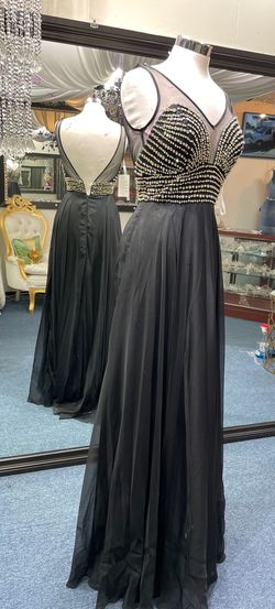 Cinderella Divine Black Size 6 Prom Straight Dress on Queenly