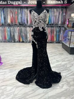 Style PS23645 Portia and Scarlett Black Size 6 Prom Floor Length Pageant Side slit Dress on Queenly