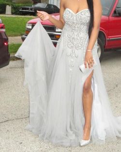 Gray Size 8 Ball gown on Queenly