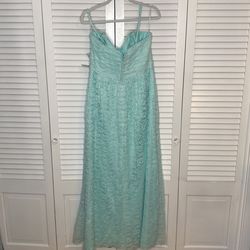 Wtoo Green Size 16 50 Off Plus Size Padded Prom Straight Dress on Queenly