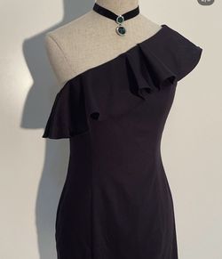 Style -1 Black Size 4 Cocktail Dress on Queenly