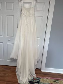 David's Bridal White Size 8 Wedding Pageant Train Dress on Queenly