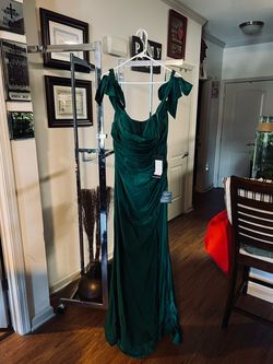 Cinderella Divine Green Size 18 Black Tie Straight Dress on Queenly
