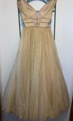 Sherri Hill Nude Size 2 50 Off 70 Off Ball gown on Queenly