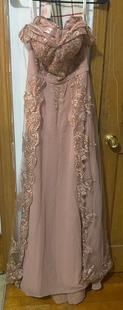 Pink Size 2 Train Dress on Queenly
