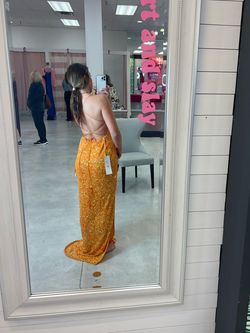 Orange Size 4 Straight Dress on Queenly