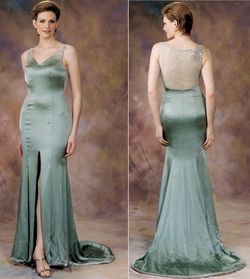 Style 2022 Silk formal evening gown Darius Cordell Green Size 6 Floor Length Black Tie Silk Side slit Dress on Queenly