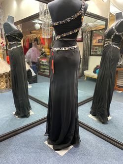 Starbox Black Size 4 Prom Straight Dress on Queenly