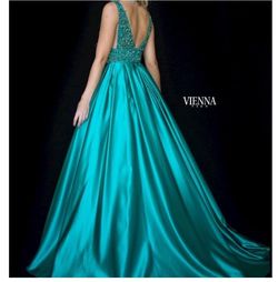 Vienna Green Size 2 Quinceanera Prom A-line Dress on Queenly
