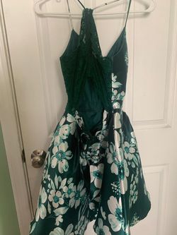 B. Darlin Green Size 4 Medium Height Homecoming Cocktail Dress on Queenly