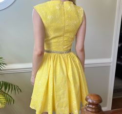 Jovani Yellow Size 2 Belt Pattern Plunge Euphoria High Neck Cocktail Dress on Queenly