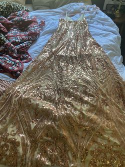 Windsor Gold Size 4 Floor Length Short Height Mermaid Dress on Queenly