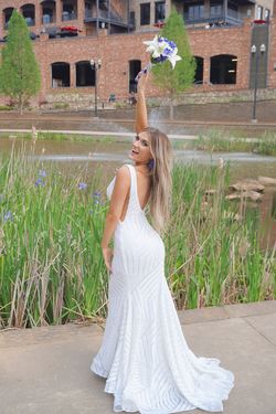Jovani White Size 2 Floor Length Mermaid Dress on Queenly