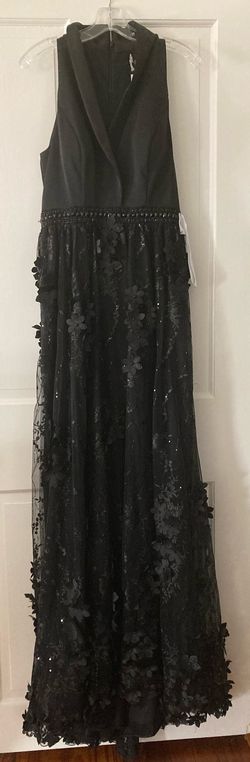 Mac Duggal Black Size 6 Floral Floor Length Ball gown on Queenly