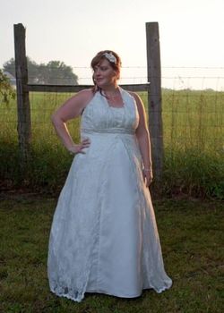 David's Bridal White Size 22 50 Off Floral Ball gown on Queenly