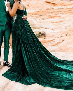 Matopeda Atelier Green Size 8 Emerald Floor Length Custom Train Dress on Queenly