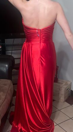 Sherri Hill Red Size 0 Floor Length Train Dress on Queenly