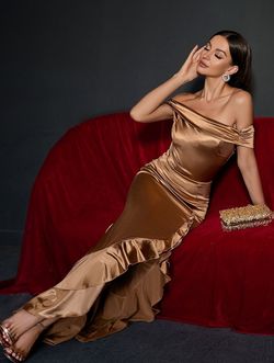Style FSWD8023 Faeriesty Gold Size 0 Floor Length Straight Dress on Queenly