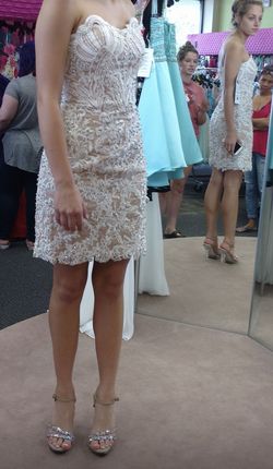 Sherri Hill Nude Size 0 Euphoria Mini Homecoming Cocktail Dress on Queenly