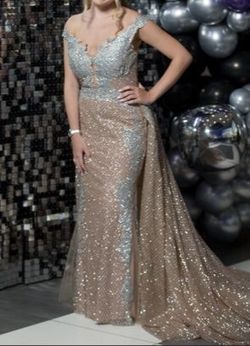 Style PS6075s  Portia and Scarlett Silver Size 4 Prom Train Dress on Queenly