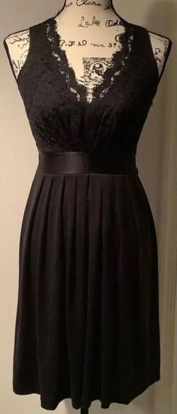 Banana Republic Black Size 0 Flare Silk Cocktail Dress on Queenly