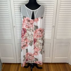Signature by Robbie Bee White Size 16 Summer Side Slit Floral Cocktail Dress on Queenly