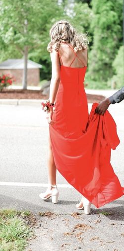 Red Size 4 Straight Dress on Queenly