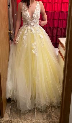Jovani Yellow Size 4 Embroidery Backless Ball gown on Queenly