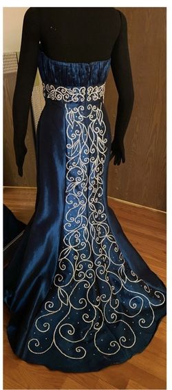 Cinderella Divine Blue Size 8 Black Tie Prom Straight Dress on Queenly