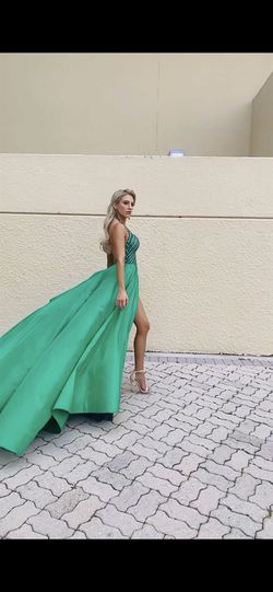 Jovani Green Size 0 70 Off Medium Height Train Dress on Queenly