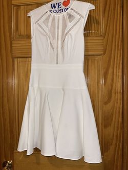 BCBGMaxazria White Size 0 70 Off Bachelorette Medium Height Party Cocktail Dress on Queenly