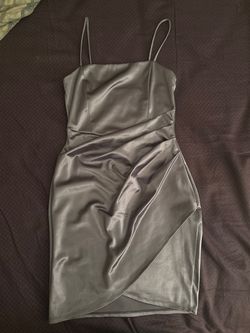 Windsor Silver Size 8 Midi Homecoming Cocktail Dress on Queenly