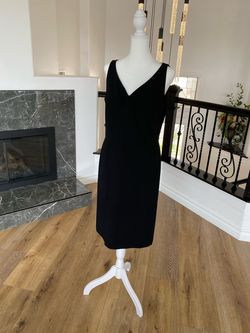 Emanuel Black Size 4 Party Midi Cocktail Dress on Queenly