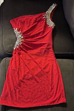 Tony Bowls Red Size 6 50 Off Prom Sequined Cocktail Dress on Queenly