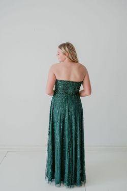 Style JELAIRE_EMERALDGREEN14_A70C6 Paul Rekhi Green Size 14 Sequined Tall Height Straight Dress on Queenly