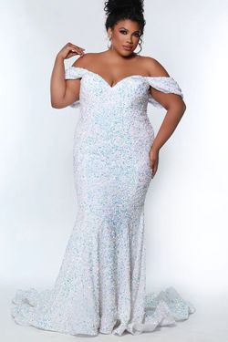 Style LEANN_WHITE18_DE7C9 Sydneys Closet White Size 18 Prom Pageant Floor Length Jewelled Straight Dress on Queenly