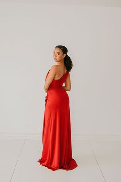 Style BLAKELY Coya Red Size 10 Floor Length One Shoulder Prom Side slit Dress on Queenly