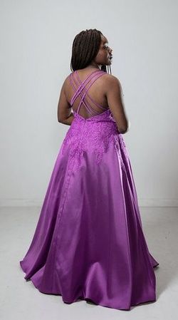 Style RIVER Coya Purple Size 12 Sheer Lace Tall Height V Neck Ball gown on Queenly
