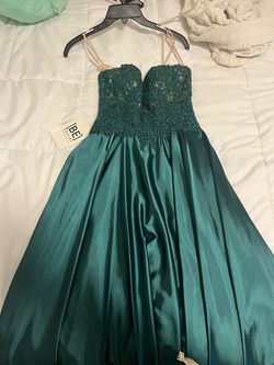 Green Size 00 Straight Dress on Queenly