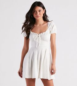 Style 05102-4924 Windsor White Size 0 Jersey Lace Cocktail Dress on Queenly