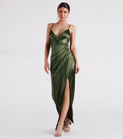 Style 05002-7144 Windsor Green Size 0 V Neck Silk Bridesmaid Side slit Dress on Queenly
