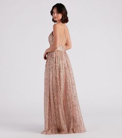 Style 05004-0187 Windsor Gold Size 0 Backless Tall Height Plunge Prom Straight Dress on Queenly