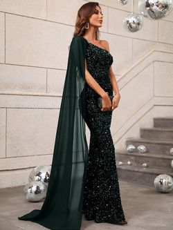 Style FSWD0421 Faeriesty Green Size 4 Shiny Sequin Straight Dress on Queenly