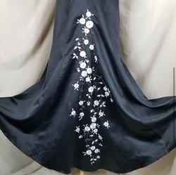 David's Bridal Black Tie Size 6 Floor Length Straight Dress on Queenly