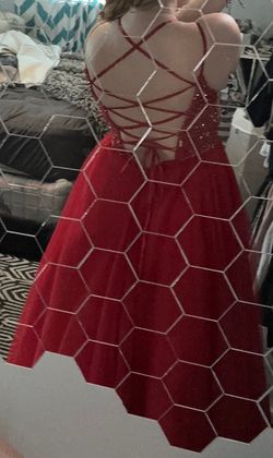 Colors Red Size 6 Prom Floor Length Ball gown on Queenly