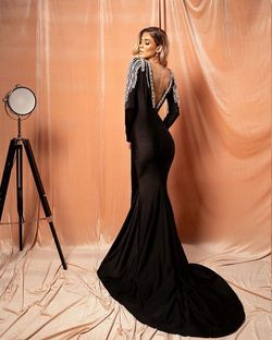 Style AD2076 Albina Dyla Black Size 0 Plunge Ad2076 Mermaid Dress on Queenly