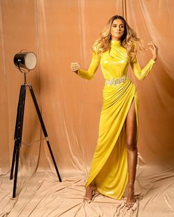 Style AD2068 Albina Dyla Yellow Size 20 Long Sleeve Black Tie Belt Side slit Dress on Queenly